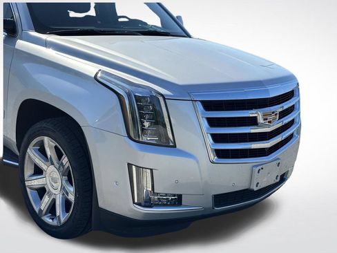 Used 2020 Cadillac Escalade Luxury AWD/4WD image 11
