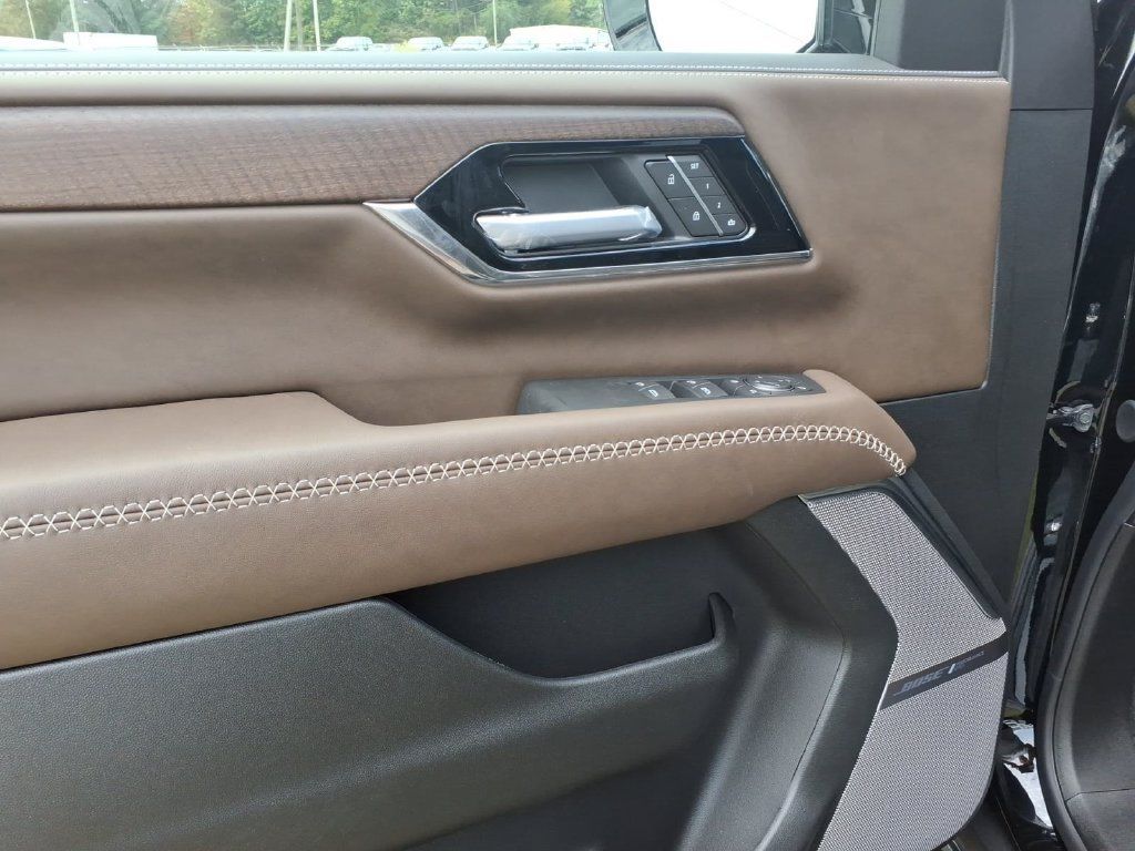 New 2026 GMC Yukon XL Denali Ultimate AWD/4WD image 14