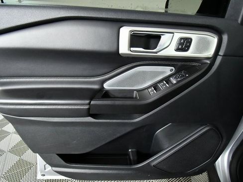 Used 2020 Ford Explorer ST w/ Premium Technology Package image 21