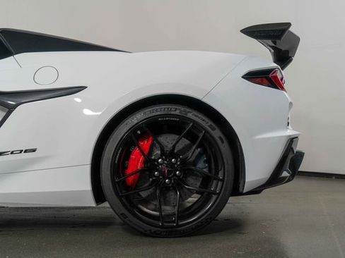 Used 2025 Chevrolet Corvette Z06 w/ Z07 Performance Package image 11
