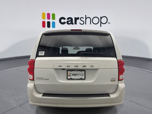 Used 2019 Dodge Grand Caravan GT image 3