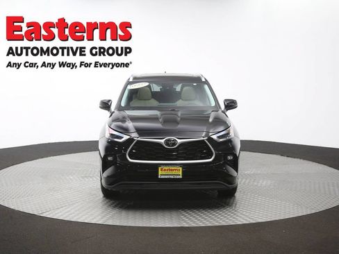 Used 2021 Toyota Highlander XLE AWD/4WD image 54