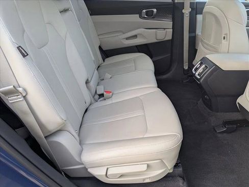 Used 2025 Kia Sorento S w/ Panoramic Sunroof Package image 19