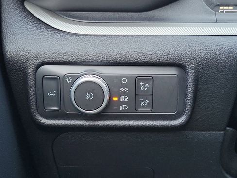 Used 2021 Ford Explorer XLT w/ Equipment Group 202A image 23