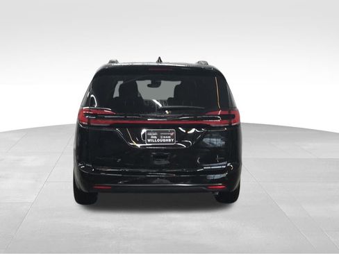 New 2026 Chrysler Pacifica Select image 7