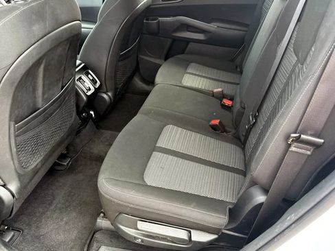 Used 2023 Kia Sorento LX FWD image 11
