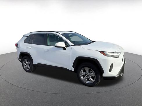 Used 2025 Toyota RAV4 XLE image 2