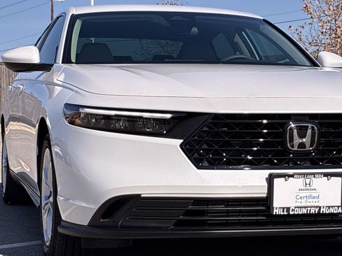 Certified 2025 Honda Accord LX image 9