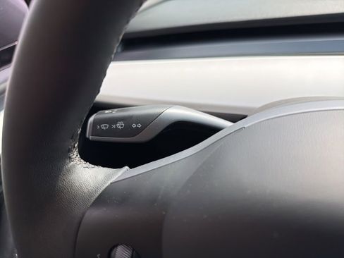 Used 2023 Tesla Model Y Long Range image 17