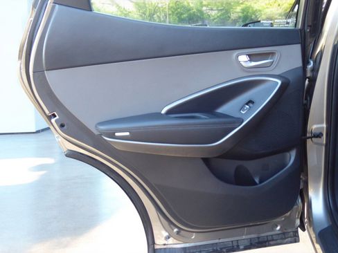 Used 2017 Hyundai Santa Fe Sport image 20