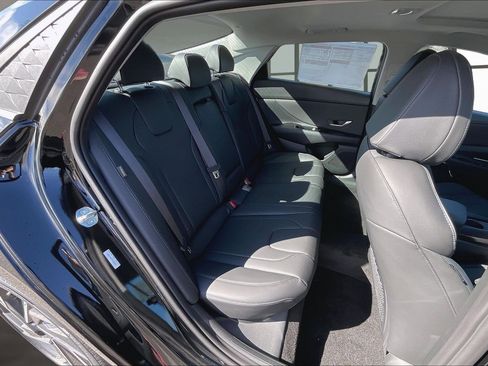 New 2026 Hyundai Elantra Limited image 10