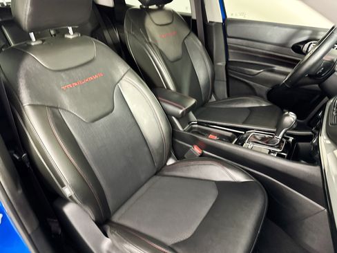 Used 2022 Jeep Compass Trailhawk w/ Trailhawk Convenience Group AWD/4WD image 38
