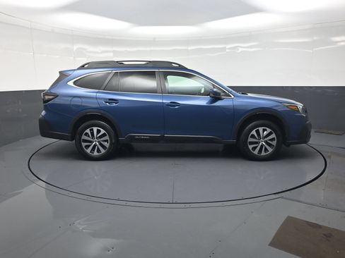 Used 2021 Subaru Outback Premium AWD/4WD image 2
