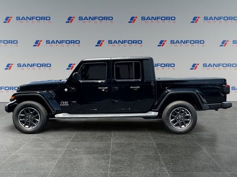 Used 2021 Jeep Gladiator Overland w/ Popular Equipment Package AWD/4WD image 2