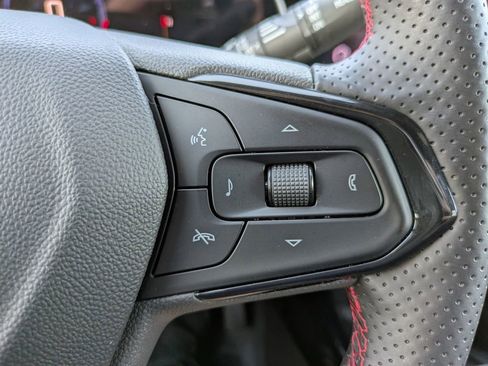 Used 2025 Chevrolet Trax RS w/ Sunroof Package image 25