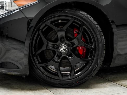 Used 2022 Alfa Romeo Giulia Ti image 6