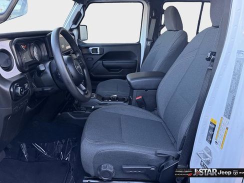 Used 2025 Jeep Gladiator Sport AWD/4WD image 10