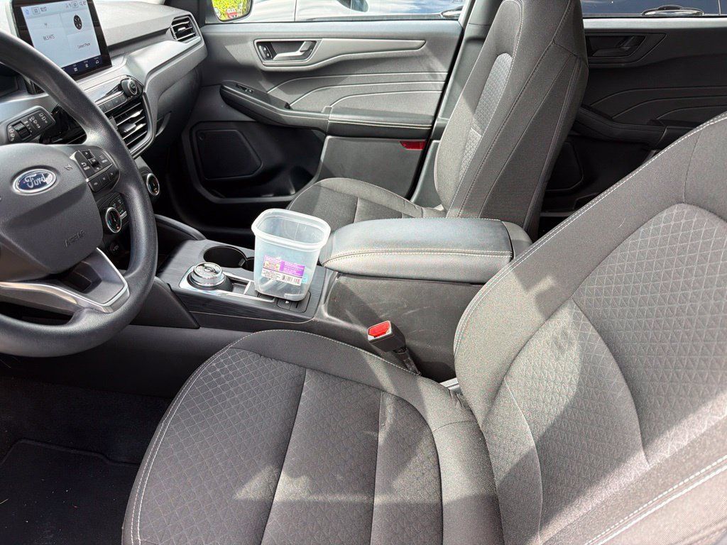 Used 2025 Ford Escape Active FWD image 4