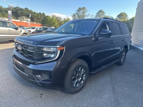 New 2025 Ford Expedition Active image 7