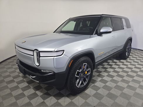 Used 2022 Rivian R1S Launch Edition image 1