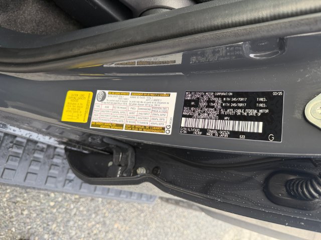 Used 2025 Toyota 4Runner SR5 AWD/4WD image 19