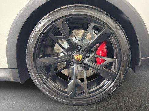 Used 2022 Porsche Taycan 4S AWD/4WD image 12