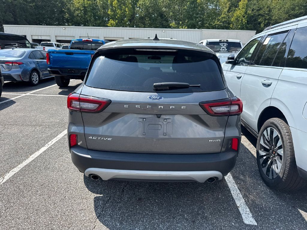 Used 2024 Ford Escape Active AWD/4WD image 10
