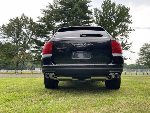 Used 2005 Porsche Cayenne Turbo image 13