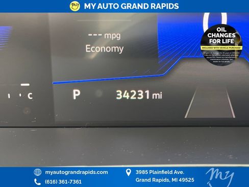 Used 2023 Volkswagen Taos SE w/ Panoramic Sunroof Package AWD/4WD image 18