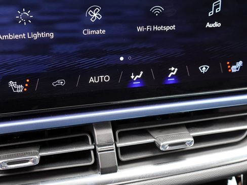 Used 2024 Chevrolet Equinox EV LT FWD image 19