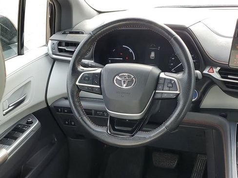 Used 2021 Toyota Sienna LE FWD image 13