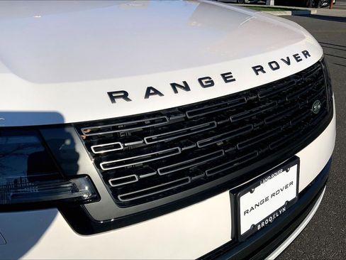 Used 2023 Land Rover Range Rover SE image 6