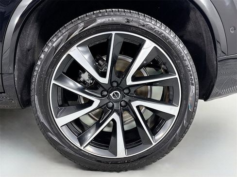 Used 2023 Volvo XC90 B6 Plus w/ Protection Package Premier image 34