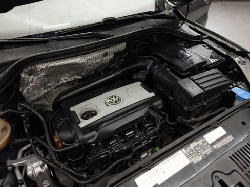 Used 2011 Volkswagen Tiguan SEL AWD/4WD image 23