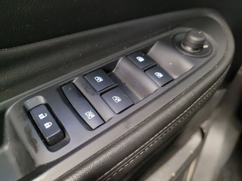 Used 2018 Buick Encore Sport Touring image 27