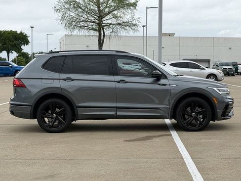 Used 2024 Volkswagen Tiguan SE R-Line image 3