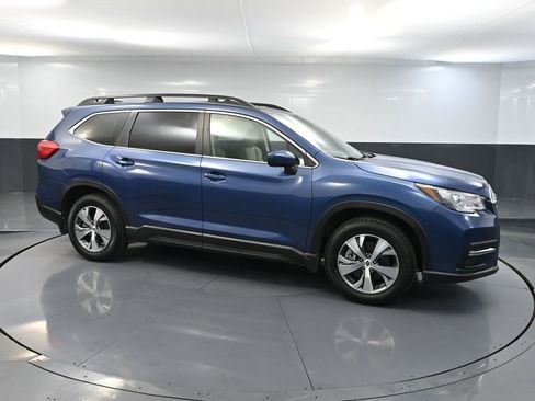 Used 2021 Subaru Ascent Premium w/ Convenience Package image 4