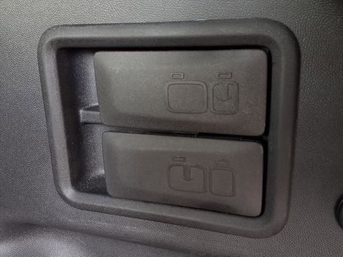 Used 2022 GMC Terrain SLT image 28