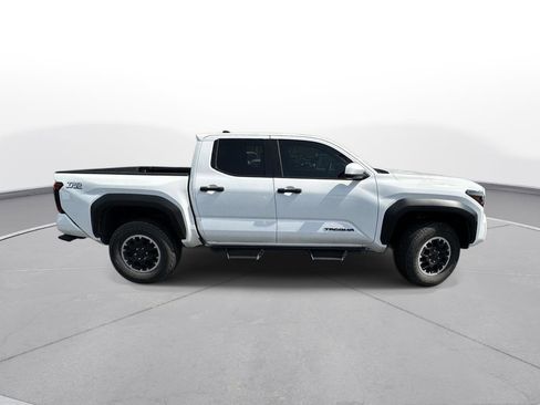 Used 2025 Toyota Tacoma TRD Off-Road image 5