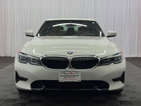 Used 2022 BMW 330i xDrive Sedan w/ Driving Assistance Package AWD/4WD image 3