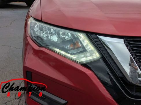Used 2019 Nissan Rogue SV FWD image 11