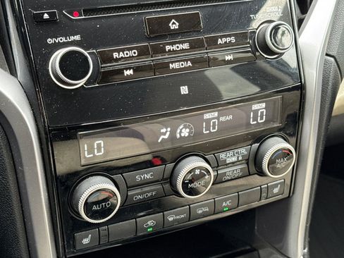 Used 2022 Subaru Ascent Premium w/ Convenience Package image 23