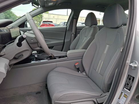Certified 2023 Hyundai Elantra SEL w/ Convenience Package FWD image 13