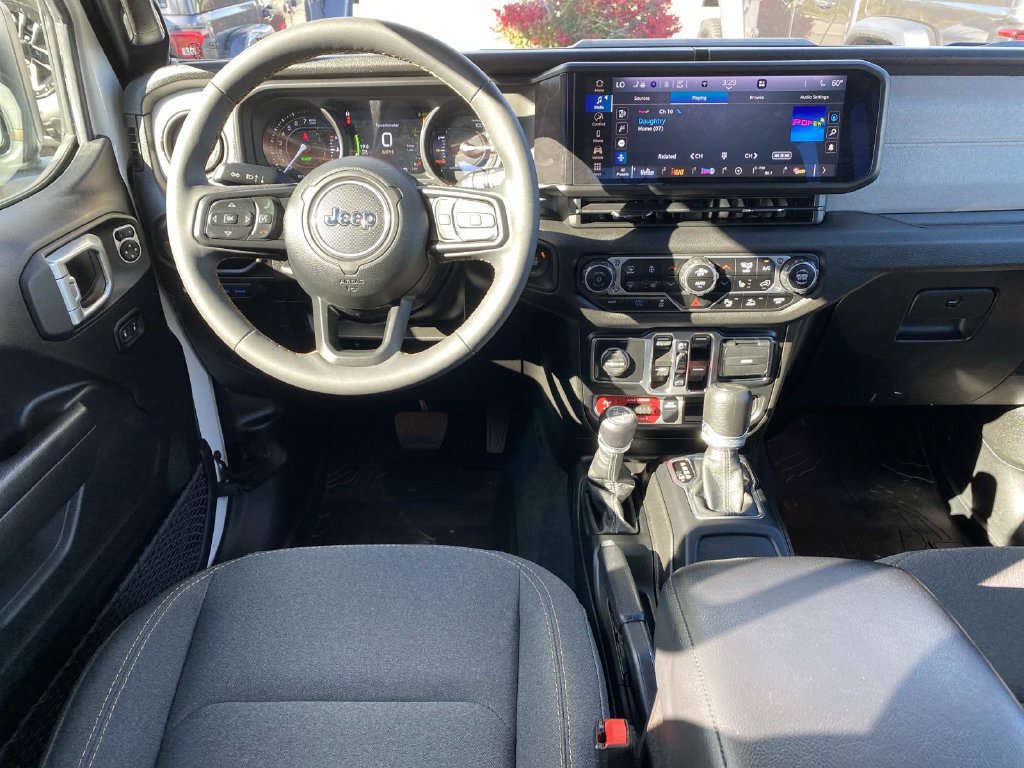 Certified 2024 Jeep Wrangler Unlimited AWD/4WD image 15