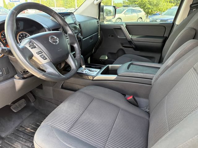 Used 2014 Nissan Titan SV w/ SV Value Truck Package AWD/4WD image 18