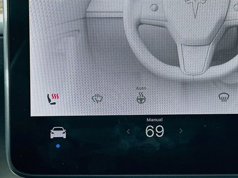 Used 2022 Tesla Model Y Performance AWD/4WD image 19