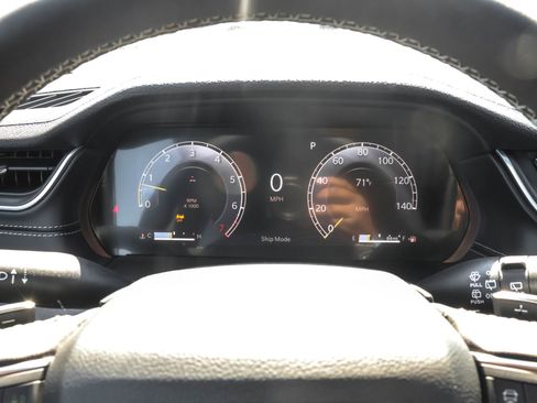 New 2025 Jeep Grand Cherokee Limited w/ Luxury Tech Group II image 22