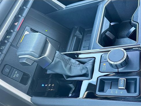 Used 2024 Toyota Tundra Limited image 21