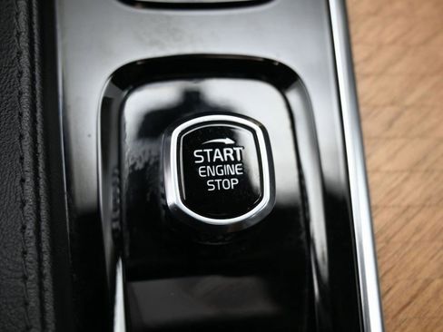 Used 2023 Volvo XC90 T8 Plus image 28