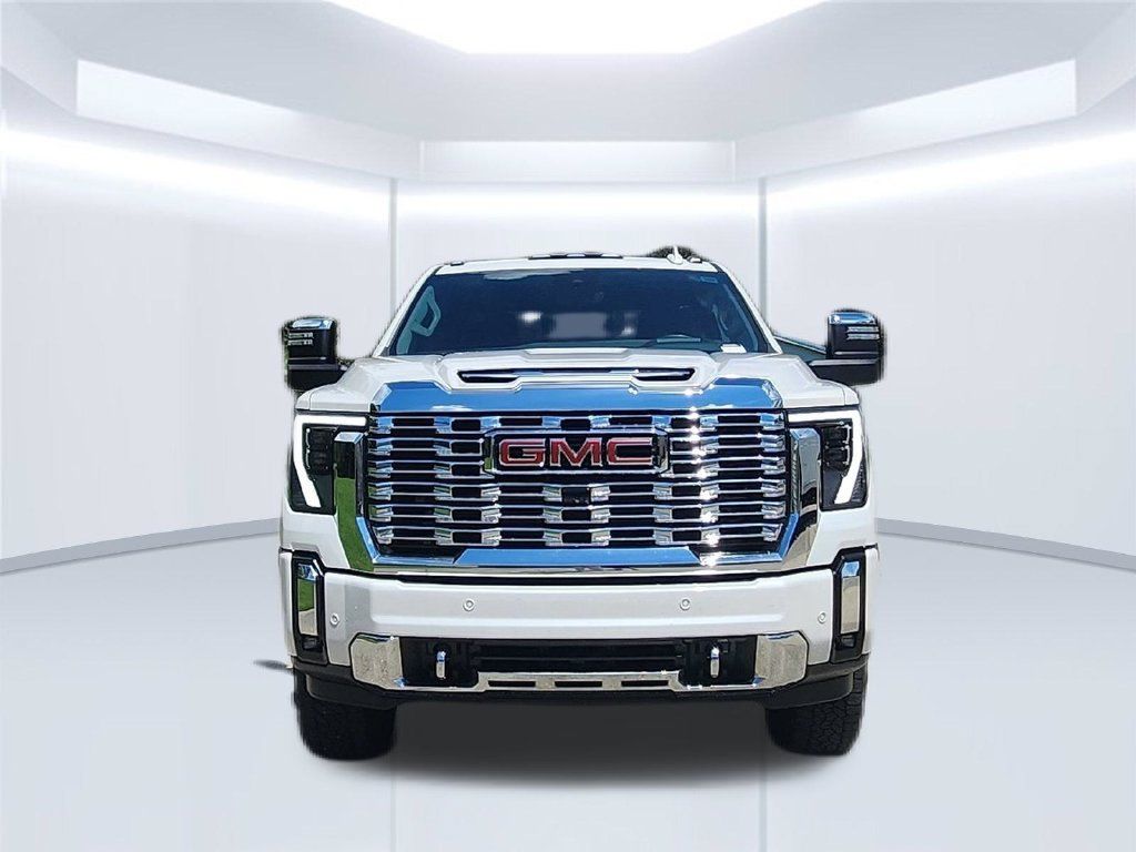 Used 2025 GMC Sierra 3500 Denali w/ Denali Reserve Package AWD/4WD image 2